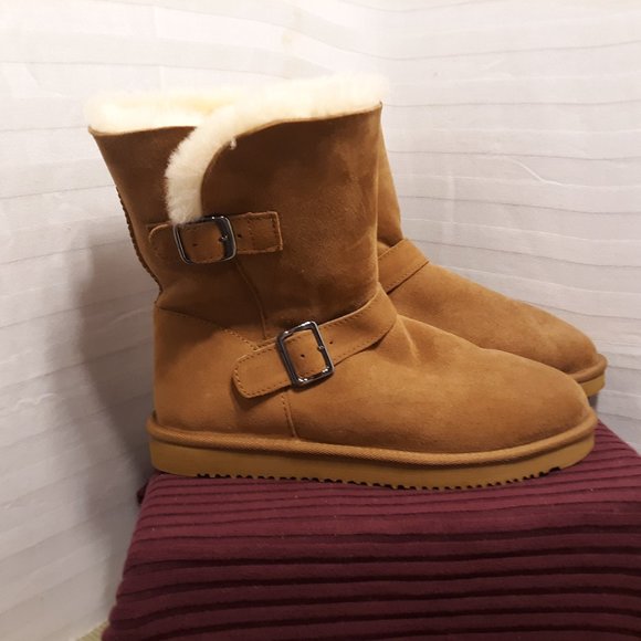 (( Listing #101 )) (( NEW )) Women's Boots - Picture 1 of 11